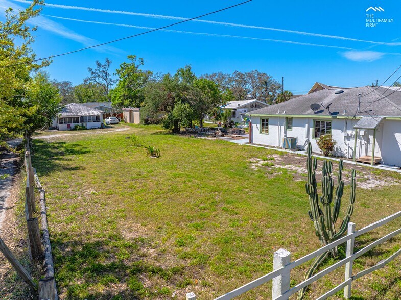 More Photos Of 1115 Wyatt St, Clearwater Apartments For Sale