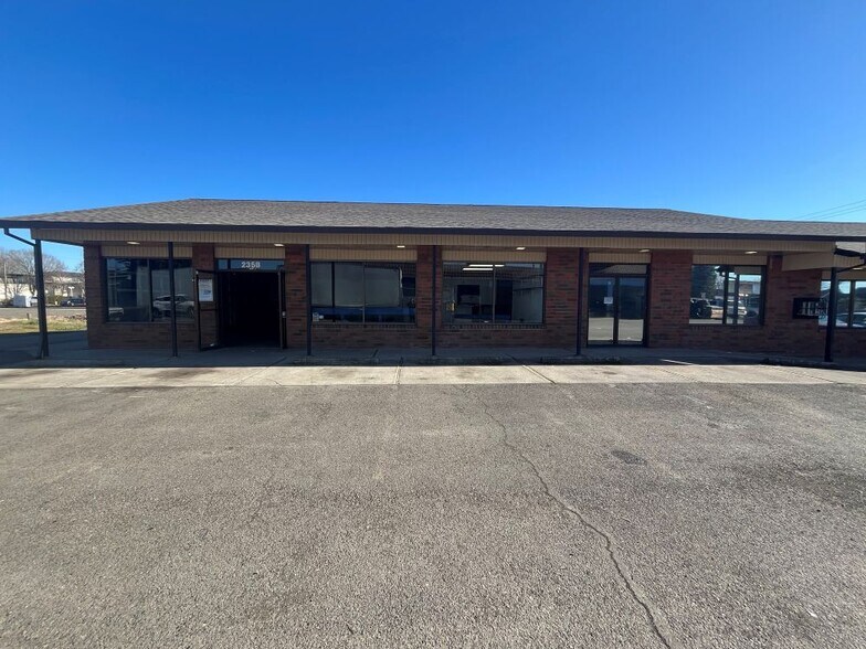 More Photos Of 235 SW Oak St, Hillsboro Auto Repair For Lease