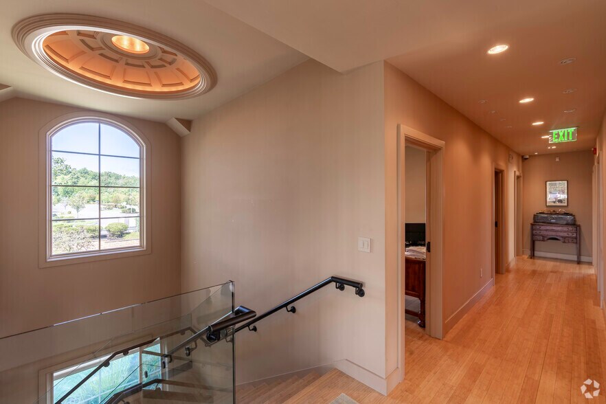 More Photos Of 83 Orchard Hill Park Dr, Leominster Office For Sale