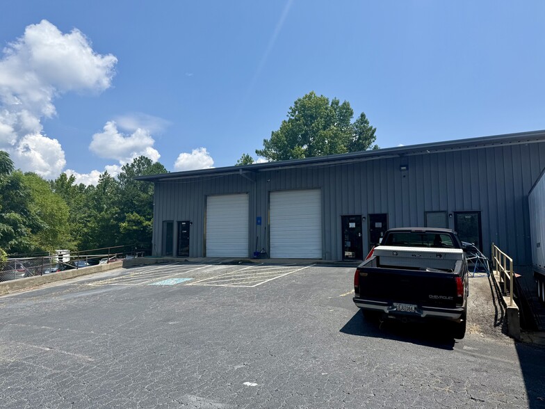 More Photos Of 925 Cripple Creek Dr, Lawrenceville Warehouse For Lease