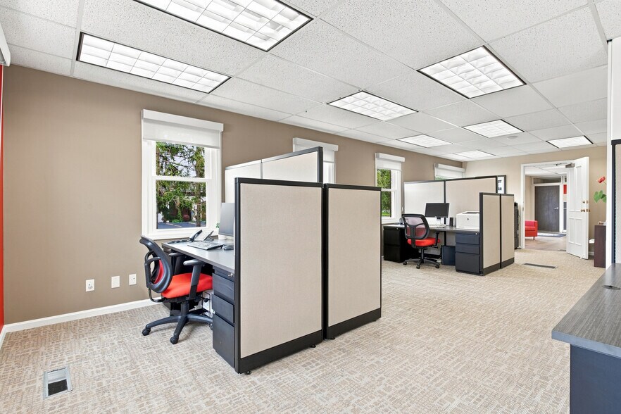 More Photos Of 33610 Solon Rd, Solon Office For Sale