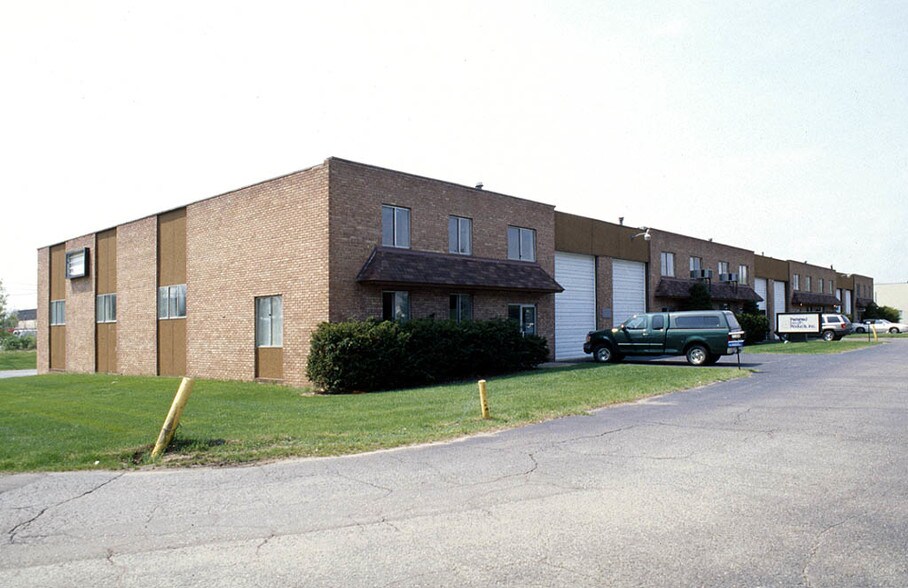 More Photos Of 2050-2100 Winner St, Commerce Township Warehouse For Lease