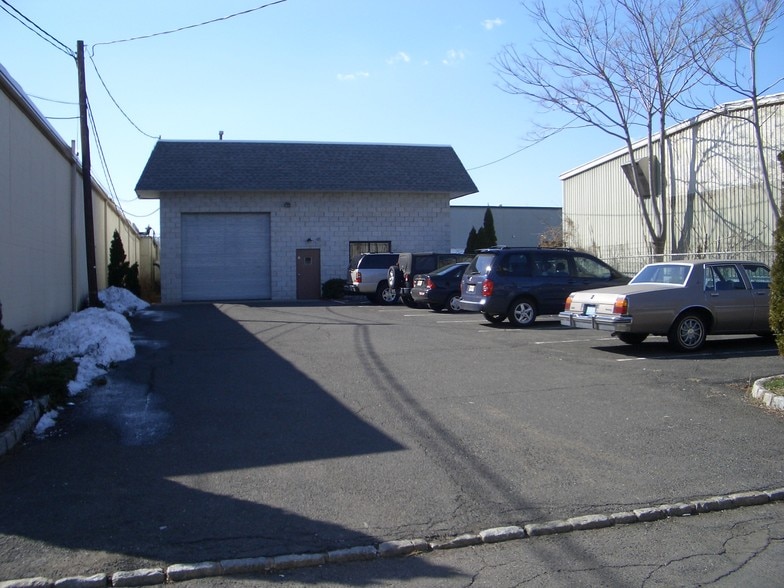 Primary Photo Of 134 N 10th St, Kenilworth Warehouse For Lease