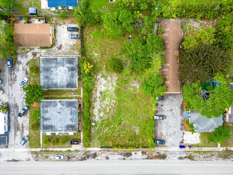 More Photos Of 2306 Fillmore St, Hollywood Land For Sale