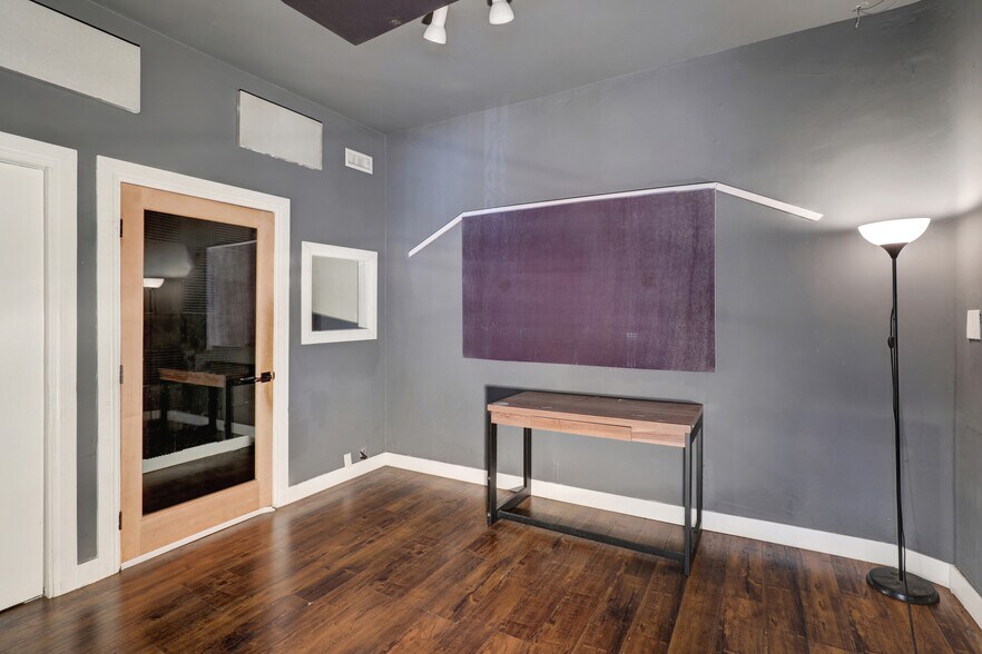 More Photos Of 1862 Santa Fe Ave, Long Beach Storefront For Lease