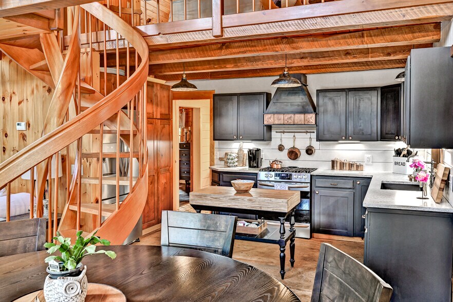 More Photos Of 15 Lower Wilson Pond Rd, Greenville Specialty For Sale