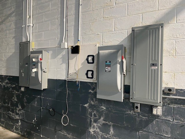 More Photos Of 44570-44682 Morley Dr, Clinton Township Office For Lease