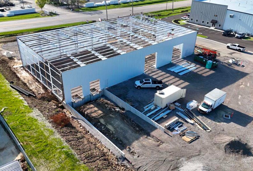 More Photos Of 9381 Seward Rd, Fairfield Warehouse For Lease
