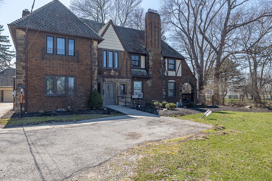 More Photos Of 10000 Granger Rd, Cleveland Assisted Living For Sale