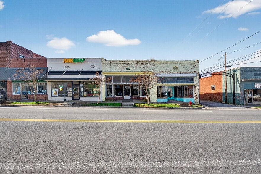 More Photos Of 130-134 King St, Keysville Flex For Sale