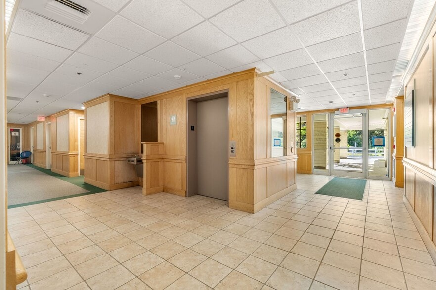 More Photos Of 95 Tremont St, Duxbury Medical For Sale