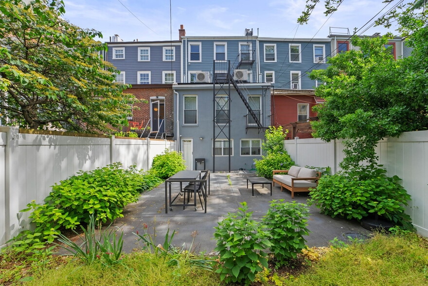 More Photos Of 30 Bergen St, Brooklyn Multifamily For Sale