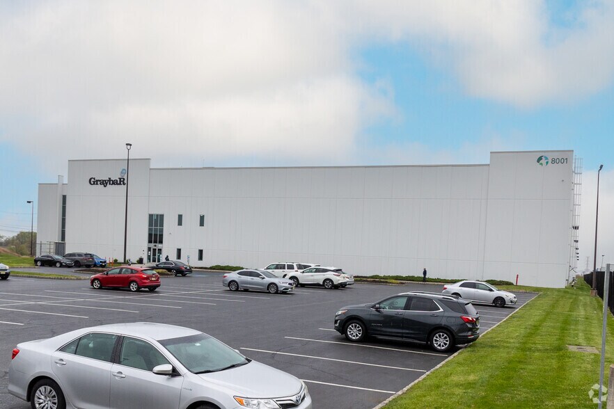 More Photos Of 8001 Industrial Ave, Carteret Warehouse For Lease