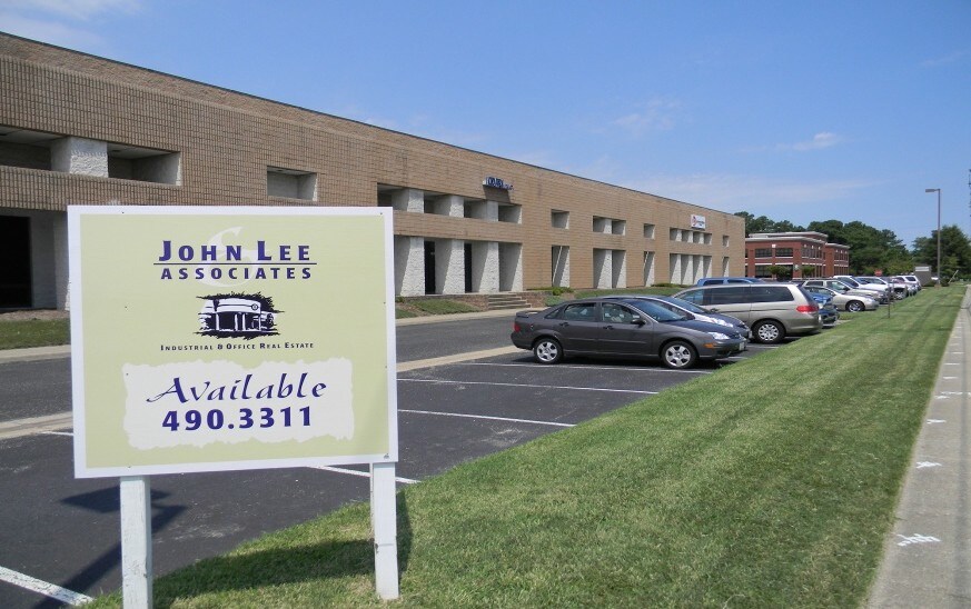 More Photos Of 1619 Diamond Springs Rd, Virginia Beach Light Distribution For Lease