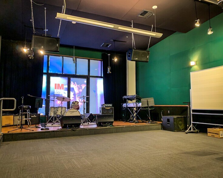 More Photos Of 6750 Hollywood Blvd, Los Angeles Storefront Retail Office For Lease