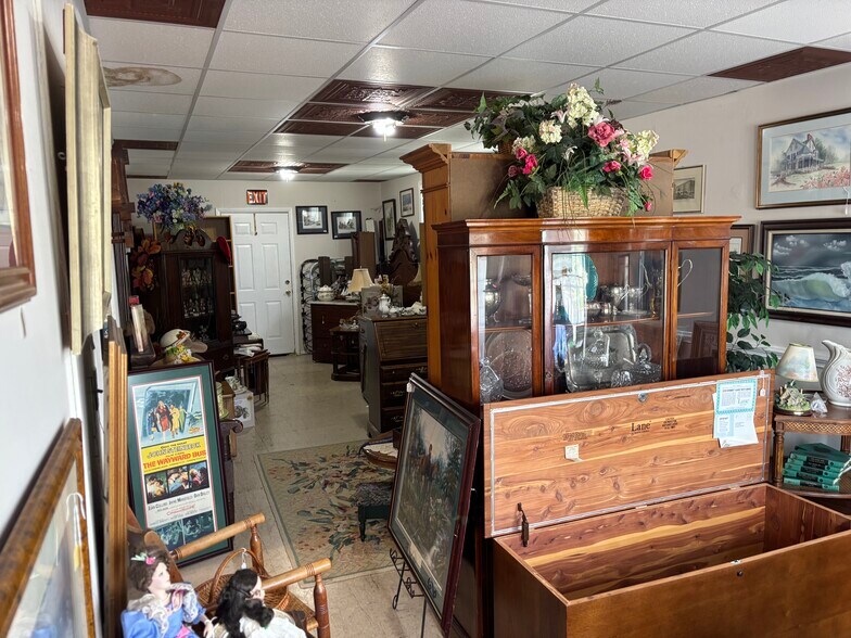 More Photos Of 9201 Prescott Ave, Manassas Storefront Retail Residential For Sale