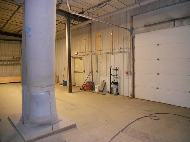 More Photos Of 10 Precision Dr, North Springfield Industrial For Lease