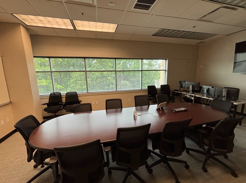 More Photos Of 3264 N Evergreen Dr NE, Grand Rapids Medical For Sale