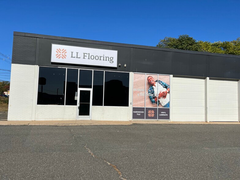 More Photos Of 1012 Wolcott St, Waterbury General Retail For Sale