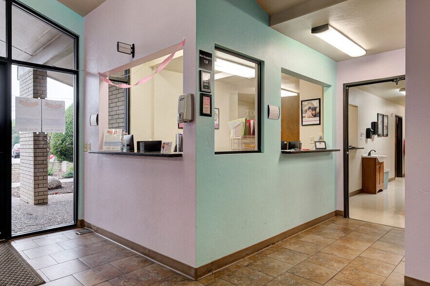 More Photos Of 3530 N MacArthur Blvd, Oklahoma City Medical For Sale