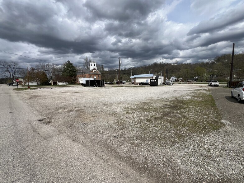 More Photos Of 410 Walnut St, New Richmond Office For Sale