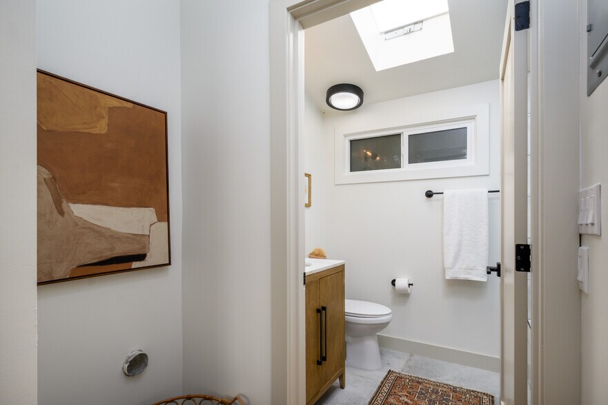 More Photos Of 223 Howland Canal, Venice Multifamily For Sale