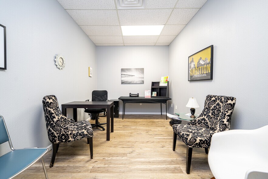 More Photos Of 1015 McCann Rd, Longview Office For Sale