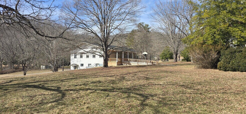 More Photos Of 158 Academy Lane Dr, Pence Springs Hotel For Sale