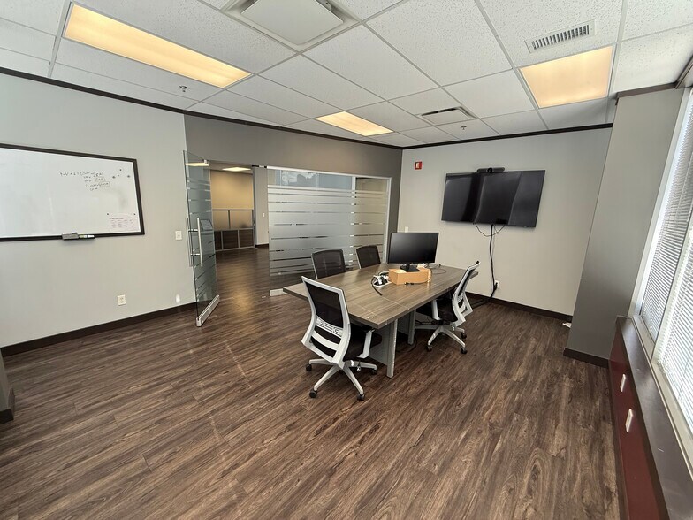 More Photos Of 7854-7878 10th St NE, Calgary Manufacturing For Lease