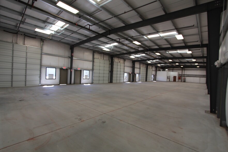 More Photos Of 3048 N Cessna Way, Casa Grande Warehouse For Lease