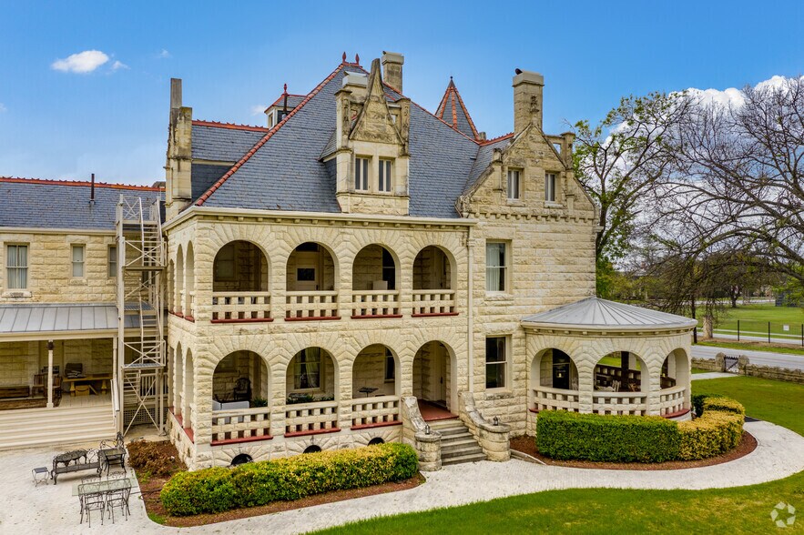 Primary Photo Of 950 E Grayson St, San Antonio Lodge Meeting Hall For Sale