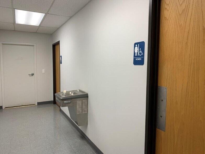 More Photos Of 760 Woodland Dr, Saline Medical For Lease