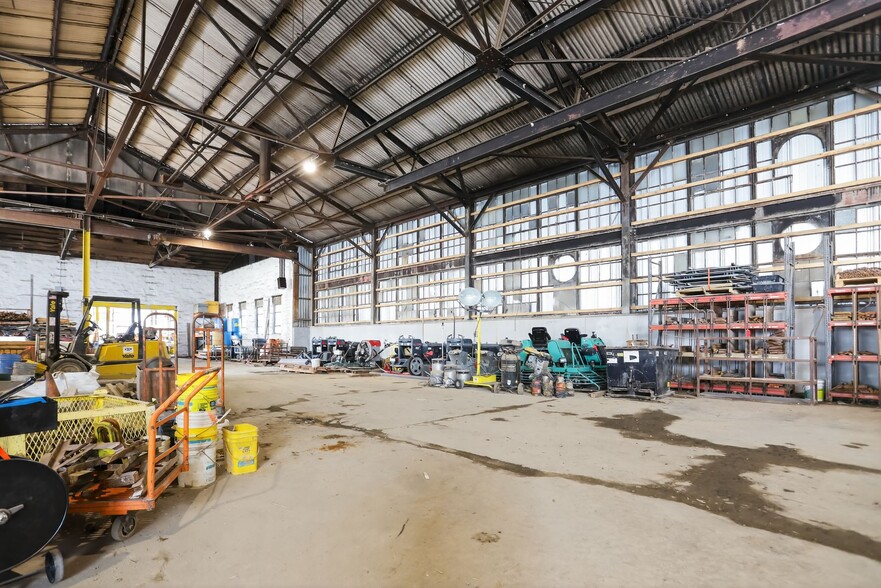 More Photos Of 935 W 6th St, Lansdale Industrial For Sale