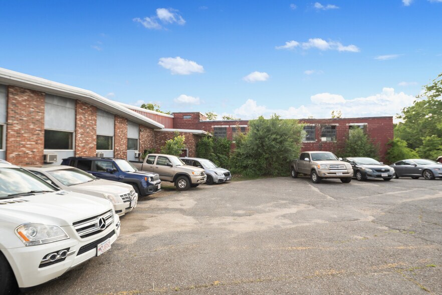 More Photos Of 277 E Main St, East Brookfield Warehouse For Sale