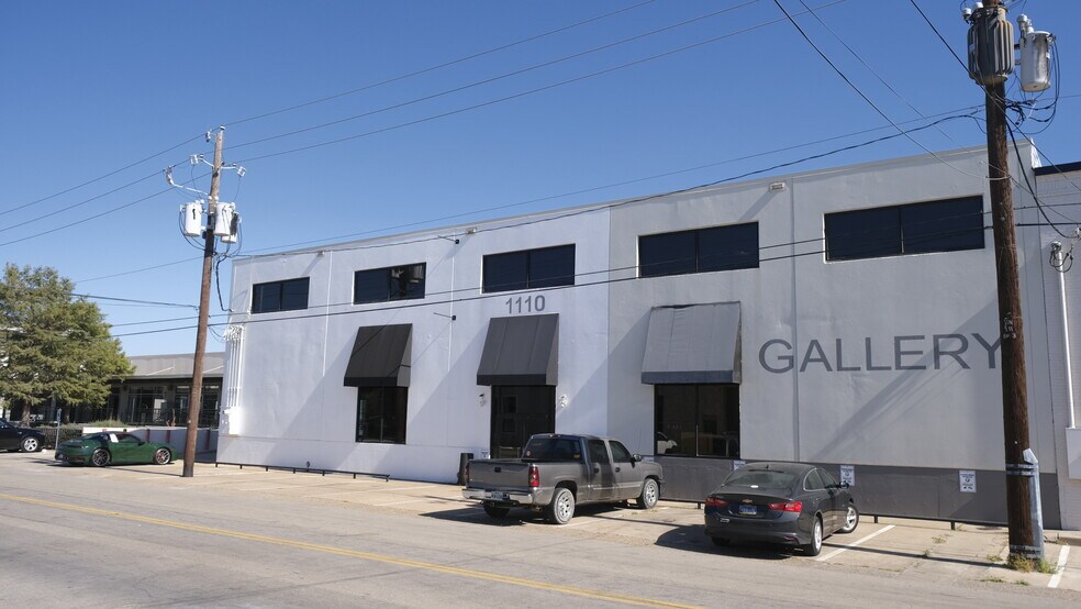More Photos Of 1110 Dragon St, Dallas Showroom For Lease
