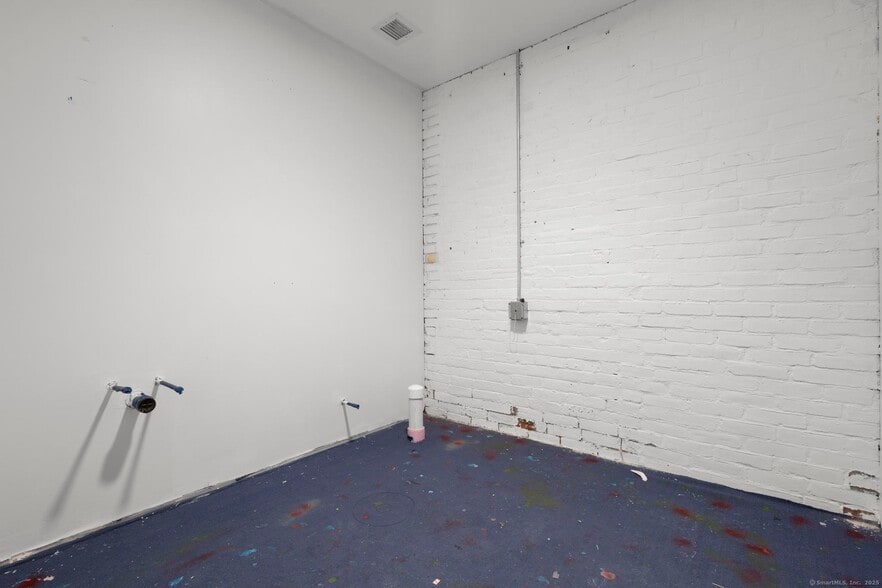 More Photos Of 103 Allyn St, Hartford Storefront Retail Residential For Lease