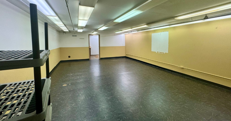 More Photos Of 4180 W Broadway Ave, Robbinsdale Storefront Retail Office For Lease