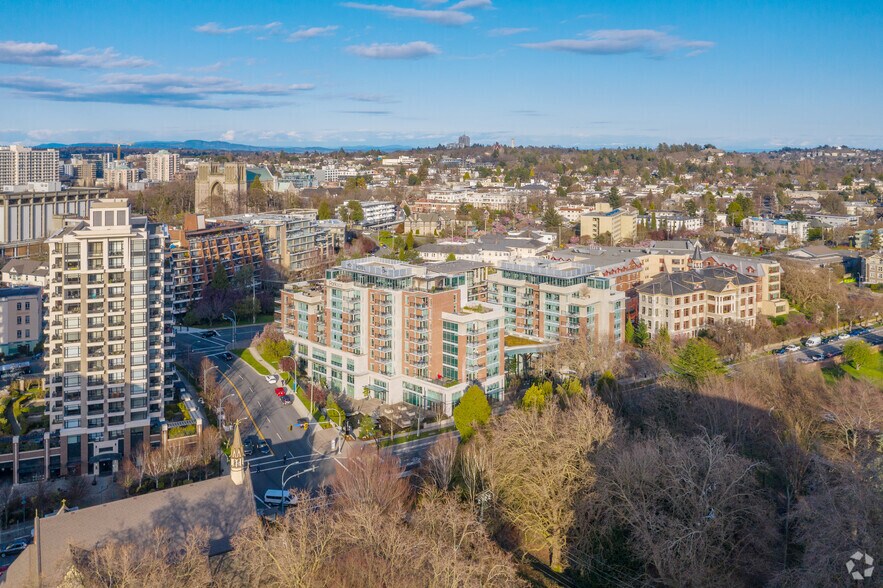 More Photos Of 810 Humboldt St, Victoria Hotel For Lease