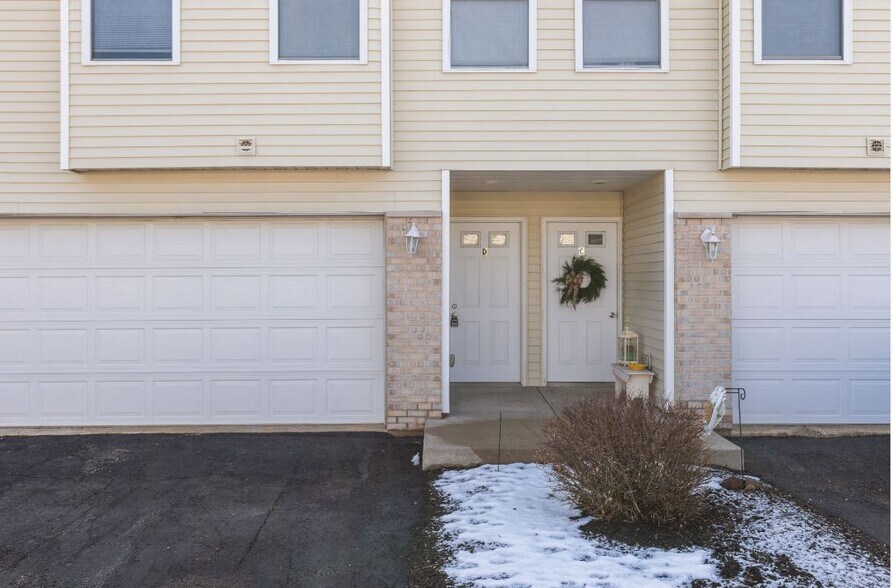 More Photos Of 13517-13519 Harvest Way, Poplar Grove Apartments For Sale
