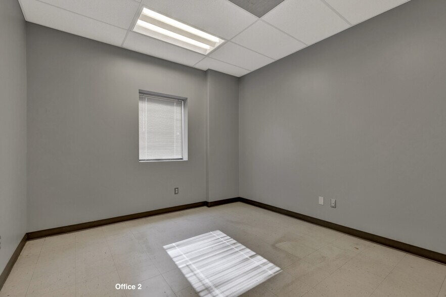 More Photos Of 6226 Fairdale Dr, San Antonio Warehouse For Sale