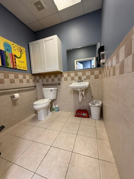More Photos Of 5400 S University Dr, Davie Office For Lease