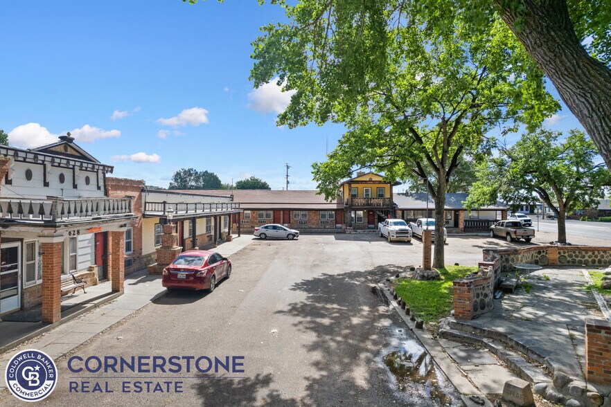 More Photos Of 628 E Richards St, Douglas Hotel For Sale