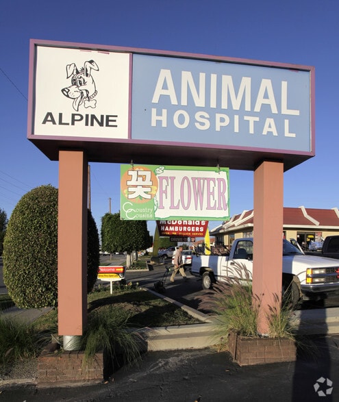 More Photos Of 837-841 E Whittier Blvd, La Habra General Retail For Lease