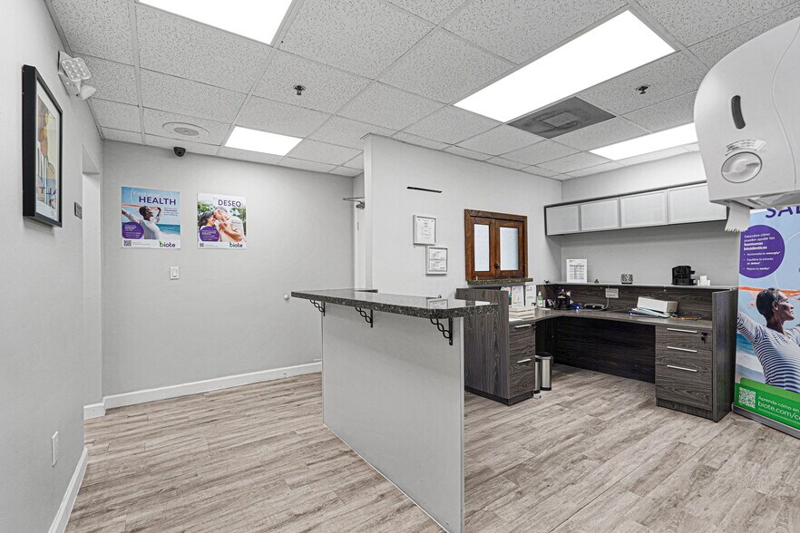 More Photos Of 2645 SW 37th Ave, Miami Medical For Sale
