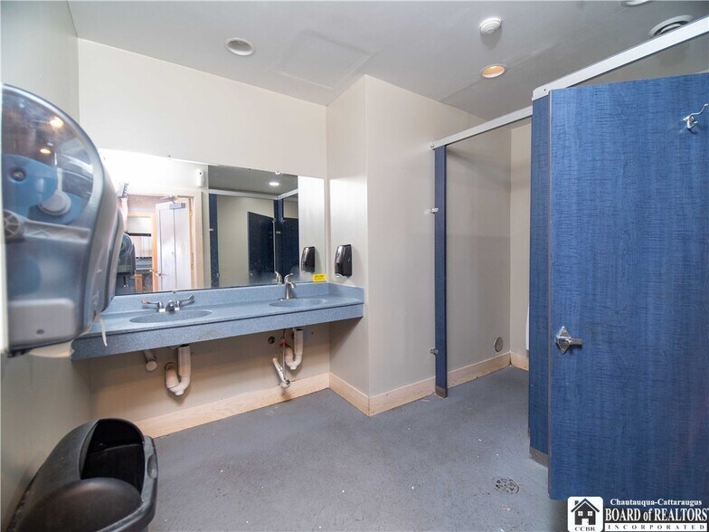 More Photos Of 188 S Erie St, Mayville Restaurant For Lease