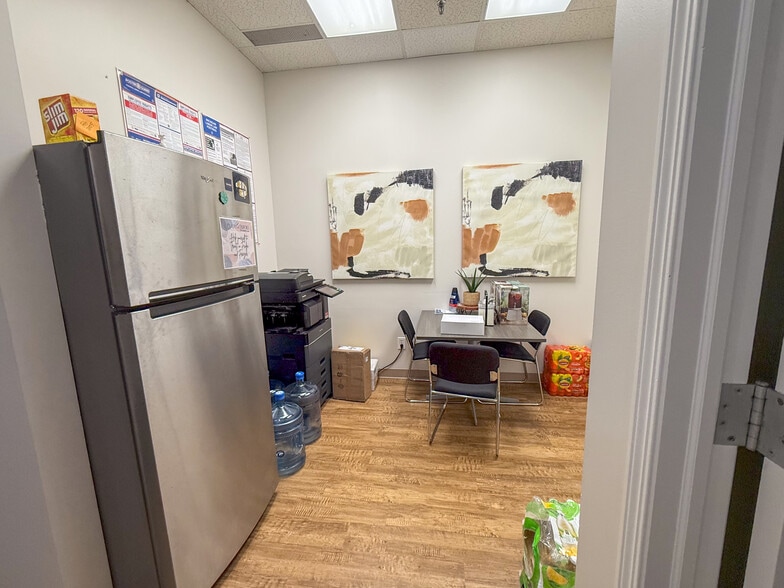 More Photos Of 1350-1500 S Lapeer Rd, Oxford Unknown For Lease