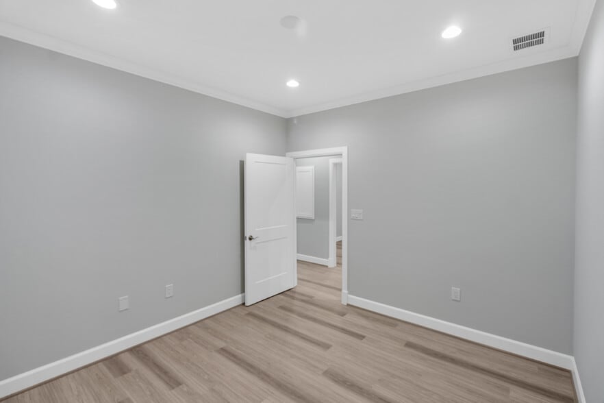 More Photos Of 7912 Preston Rd, Frisco General Retail For Lease