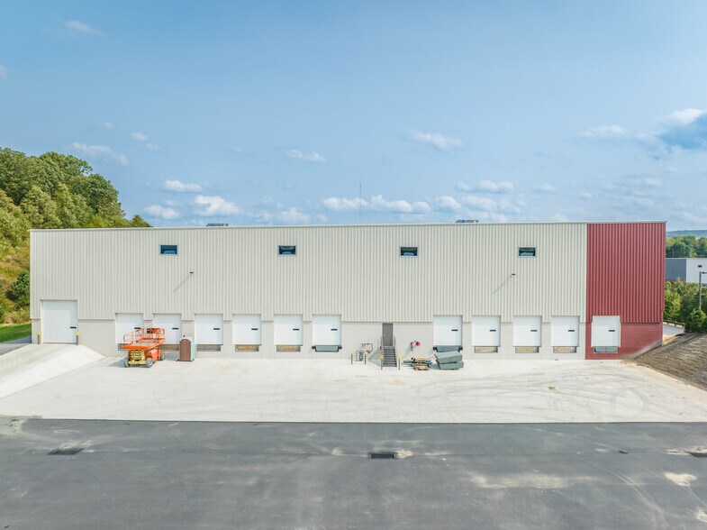 More Photos Of 151-191 Enterprise Way, Pittston Township Warehouse For Lease