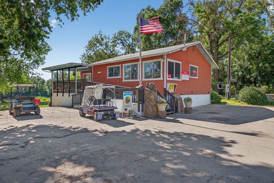 More Photos Of 25433 South Ave, Corning Manufactured Housing Mobile Home Park For Sale