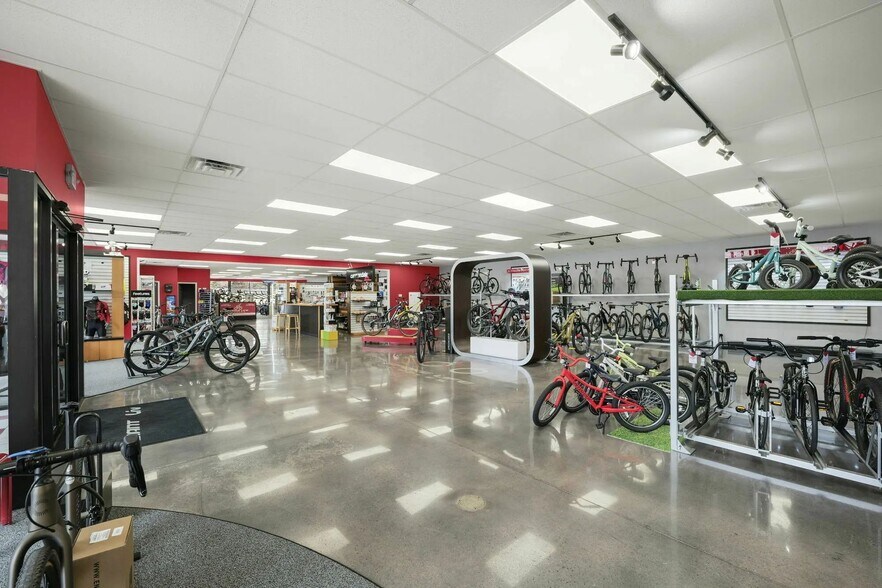 More Photos Of 6363-6365 Monroe St, Sylvania Unknown For Lease